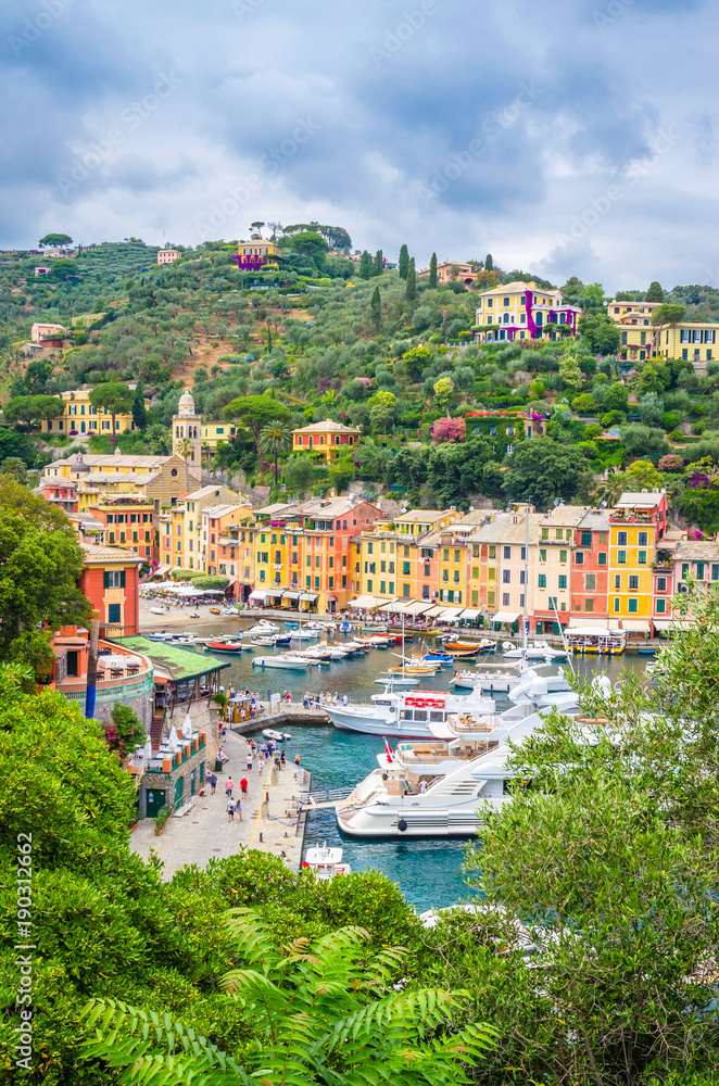 Fototapeta premium Beautiful bay with colorful houses in Portofino, Liguria, Italy