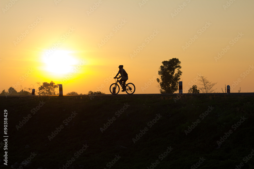 silhouette cycling.