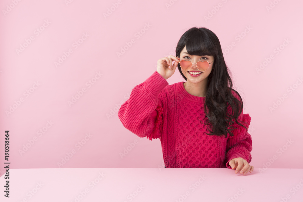 サングラスをかけた女性 サングラスをかけた女性