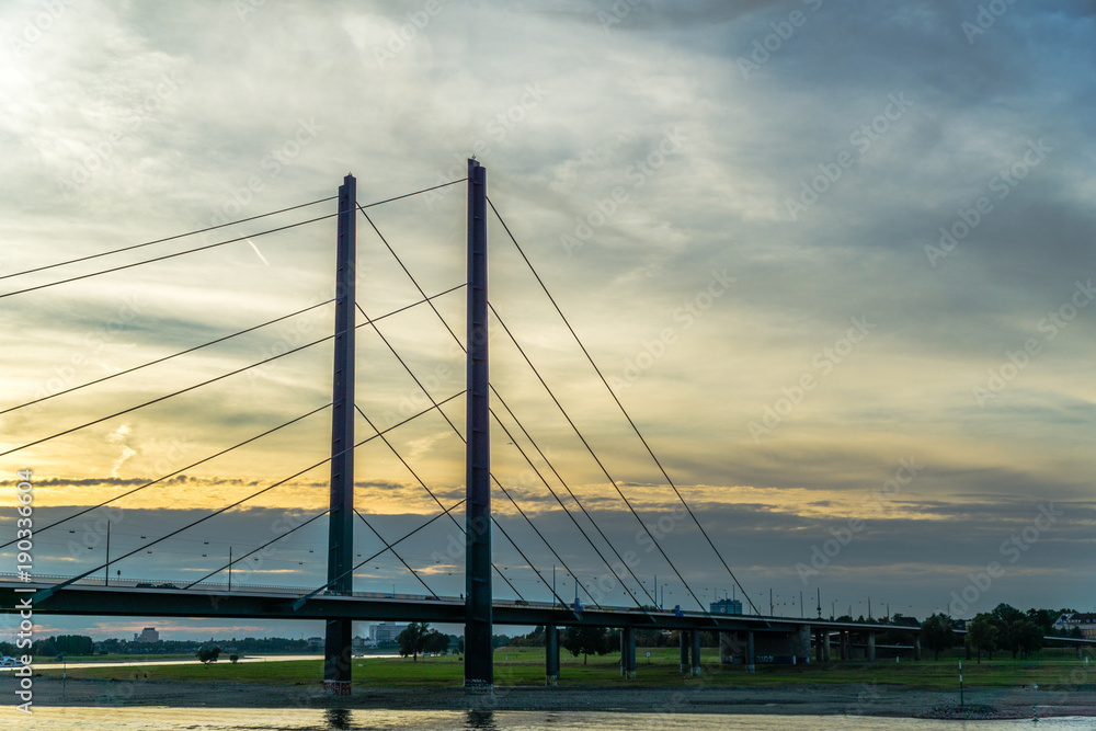 Fototapeta premium bridge on sunset