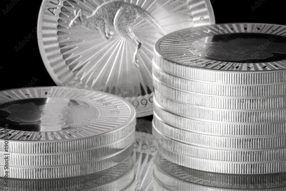 Münzen aus Silber - Feinsilber zur Wertanlage Stock Photo | Adobe Stock