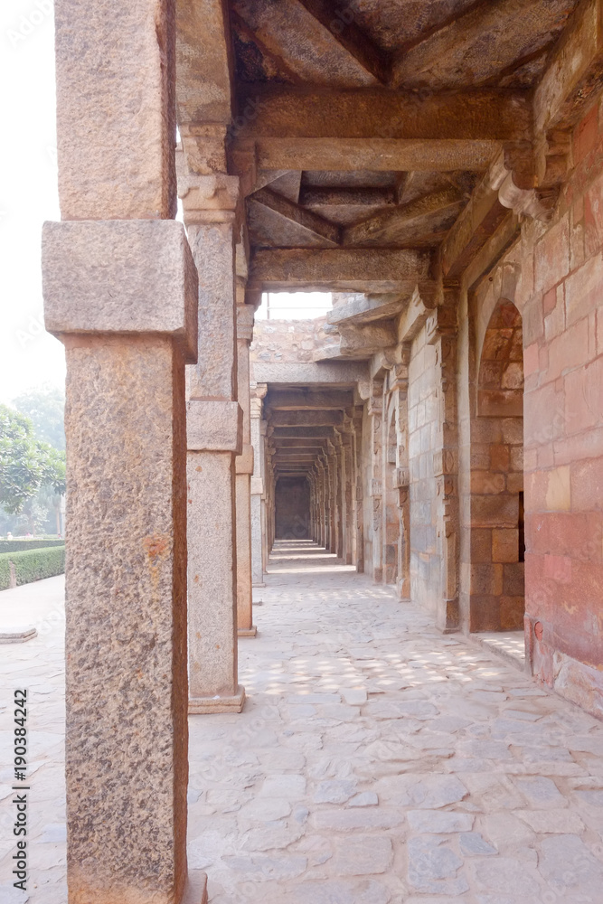 Obraz premium Qutub Minar and its Monuments, Delhi. クトゥブ・ミナールとその建造物群