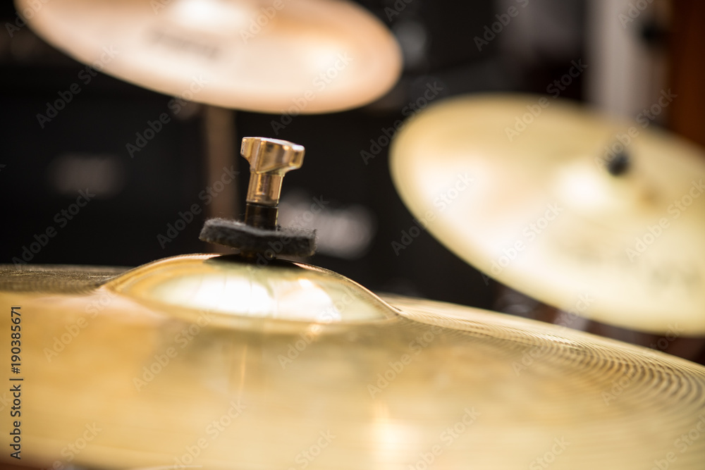 Obraz premium Drum bronze cymbal plate close up rythm concept