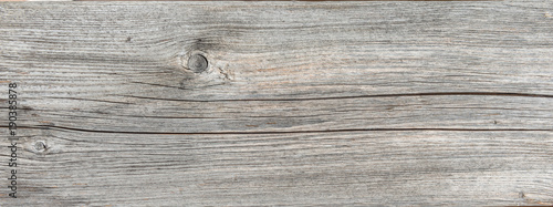 Verwittertes Holzbrett mit rauher Oberfläche. Textur