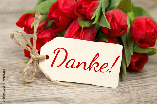 Fototapeta Naklejka Na Ścianę i Meble -  Tulpen und Karte: Danke!