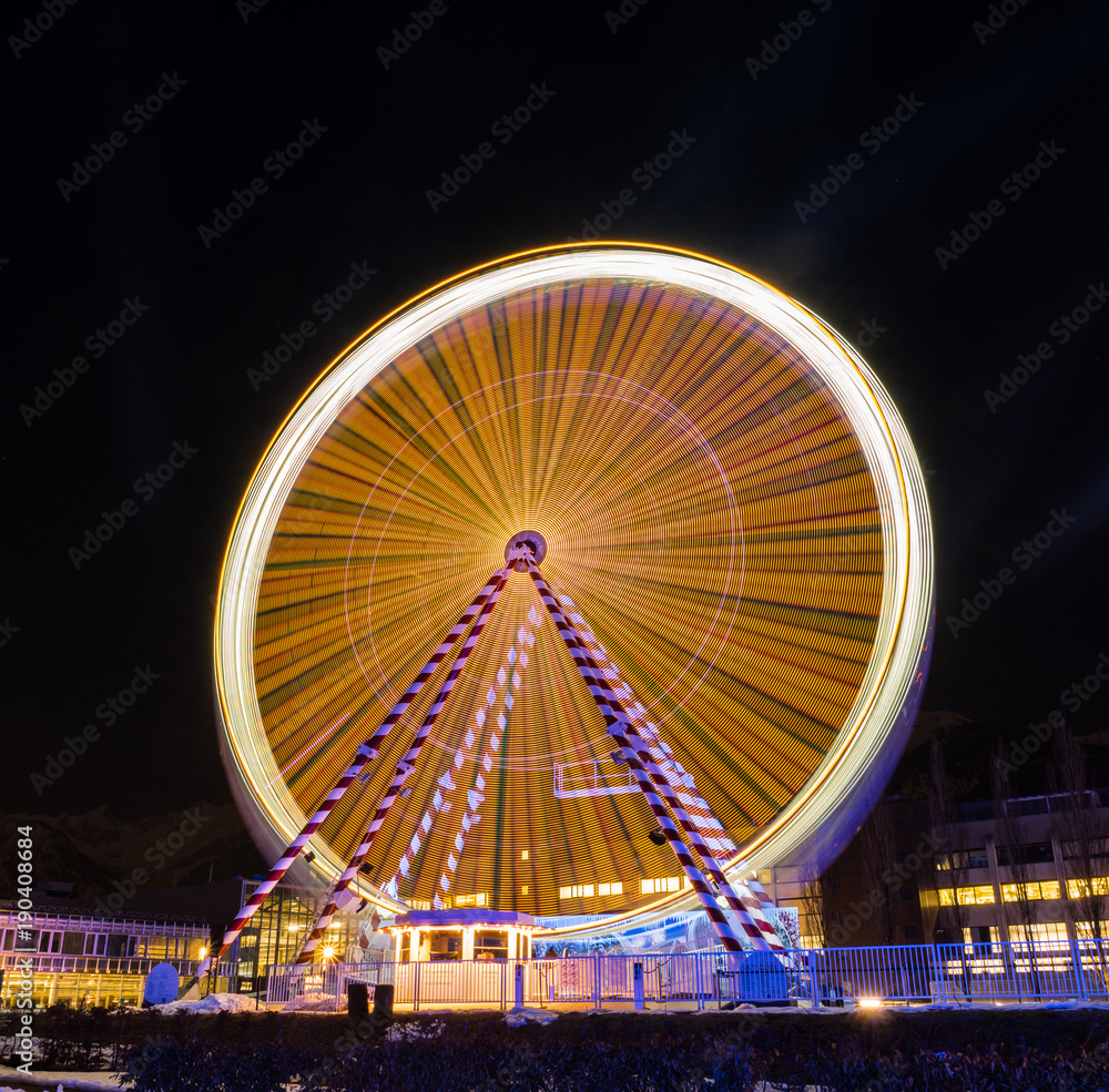 beleuchtetes Riesenrad - Langzeitbelichtung