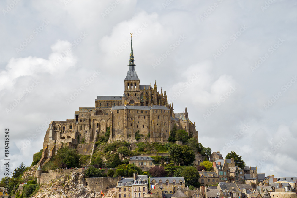 colossal  Mont Saint-Michel