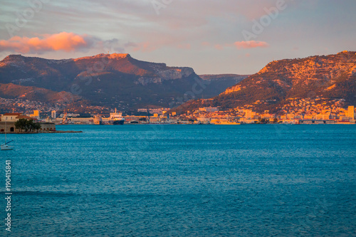 Vue sur la rade de Toulon depuis le Fort Balaguier à La Seyne-sur-Mer