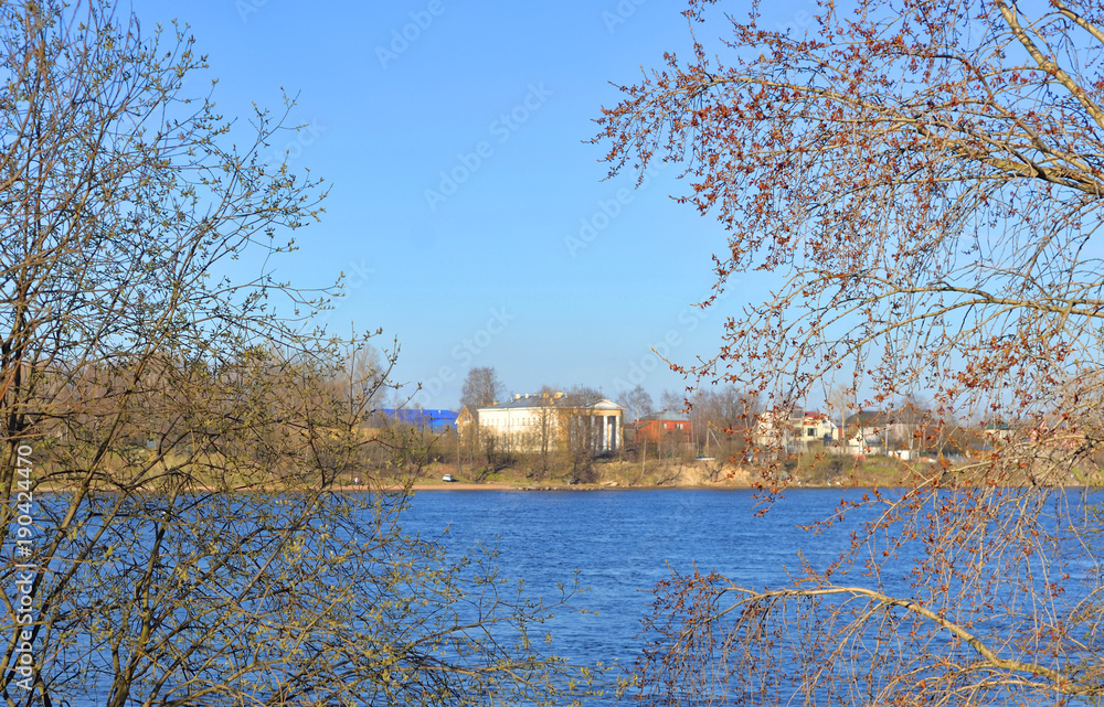 Obraz premium Neva River on the outskirts of St. Petersburg.