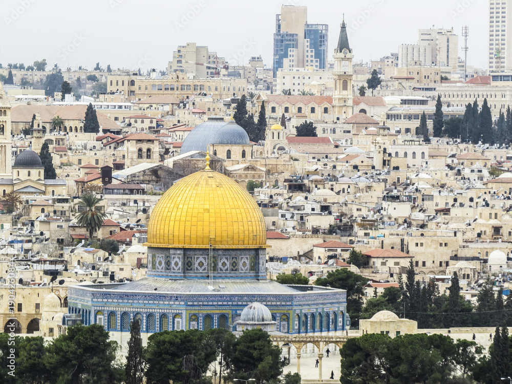 Fototapeta premium Jerusalem, Israel - view of The Old City of Jerusalem from the Mount of Olives. closeup of the The Dome of the Rock