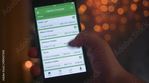 Using calorie counting app on the smartphone