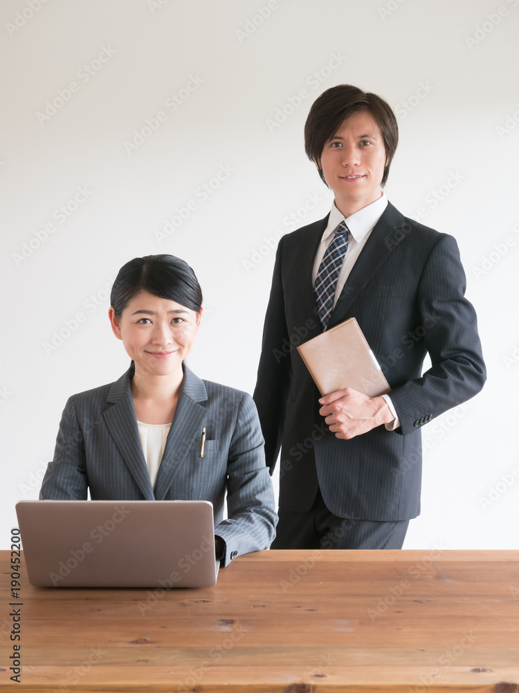 ビジネスマン　ビジネスウーマン