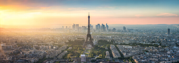 Ingelijste posters Voor haar Skyline Parijs met Eiffeltoren zonsondergang  © eyetronic