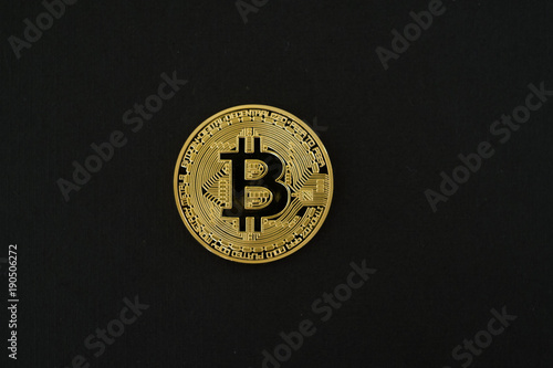 Obraz na płótnie Gold Bitcoins isolated on black background w salonie
