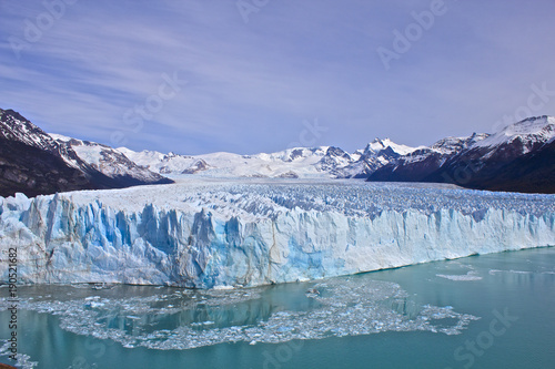 Wallpaper Mural 【アルゼンチンの世界遺産】ロス・グラシアレス国立公園のペリト・モレノ氷河 Torontodigital.ca