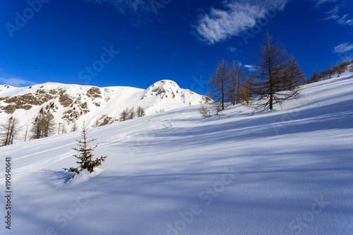 panorama invernale, salendo verso il pizzo Foisc, nelle alpi Lepontine (Svizzera)
