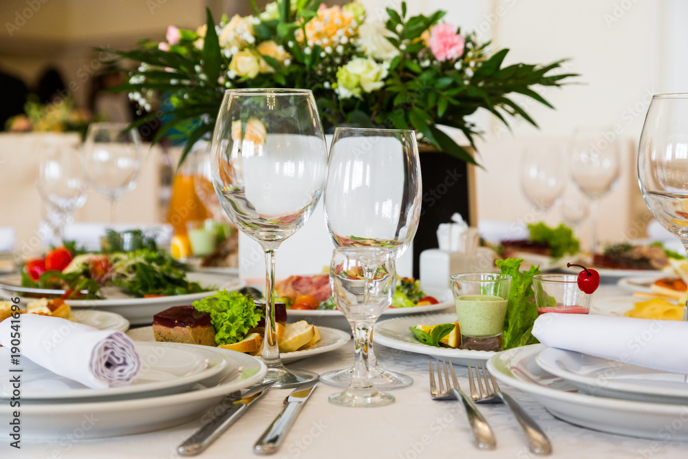 Serving banquet table