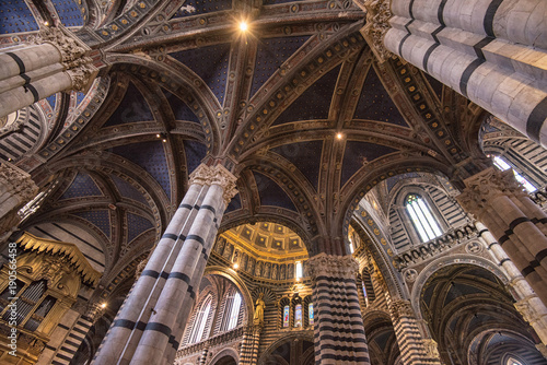 Amazing interior of Siena c...