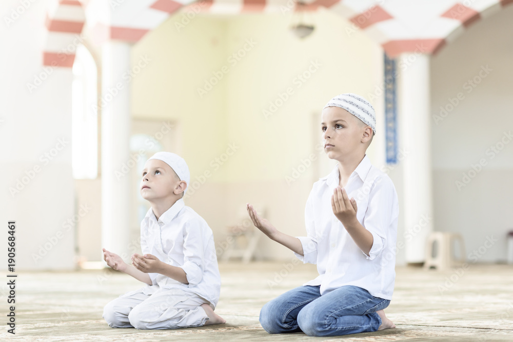 Obraz premium Muslim prayer, the holy month of Ramadan