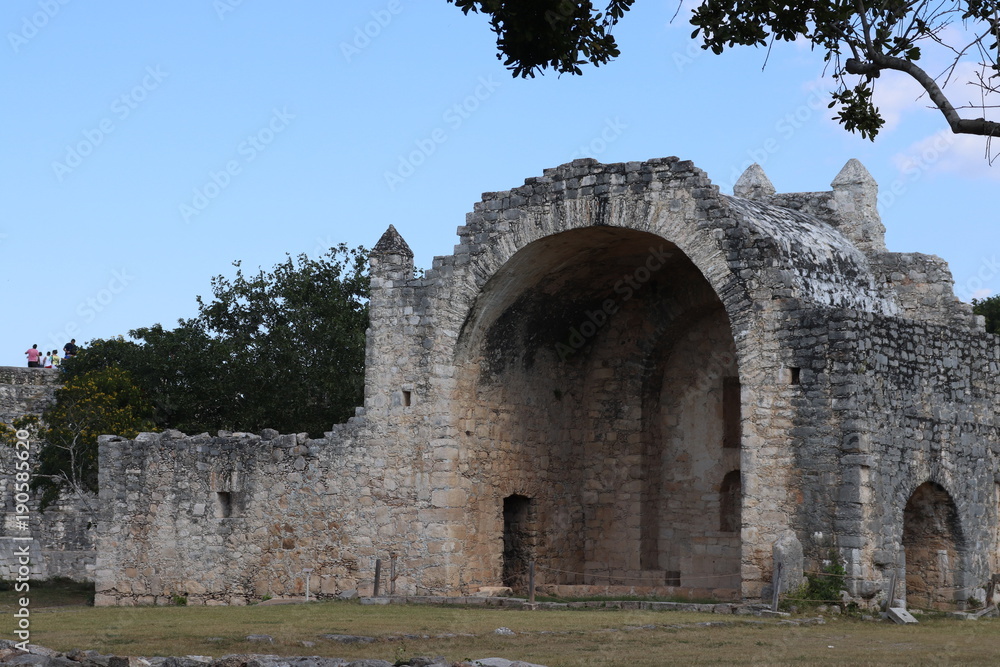 Ruinas de iglesia en Dzibilchaltún, Yucatan