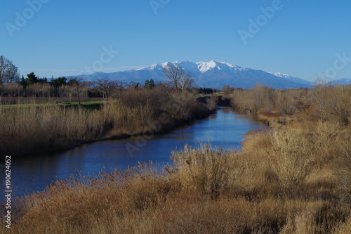 canigou et rivière