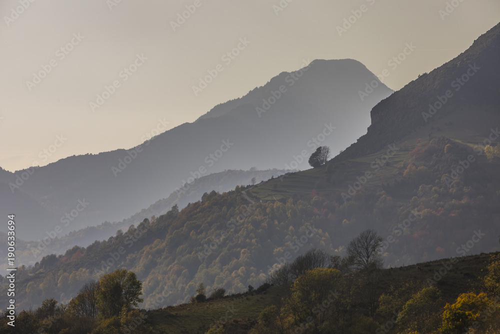 Obraz premium Otoño en los Pirineos