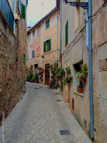 Obraz na płótnie Street in Valldemossa in Mallorca w salonie