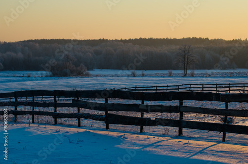 Zimowy wschód słońca © Katarzyna
