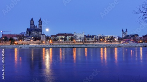 Magdeburg bei Nacht