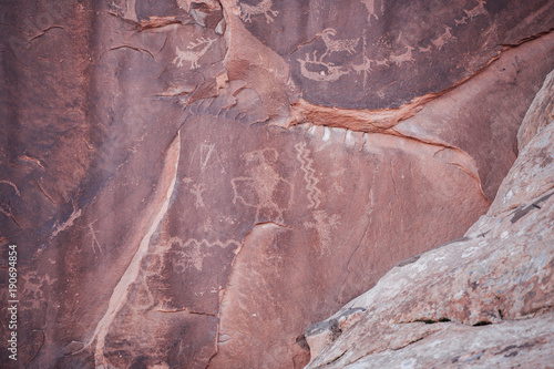 фотографія Petroglyphs in Moab, Utah 02