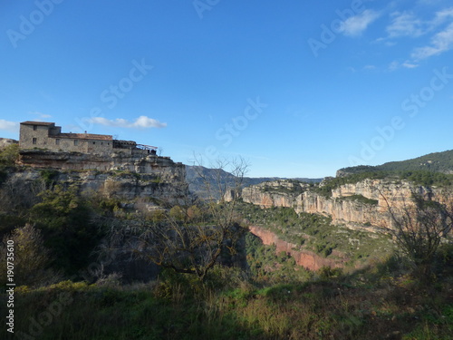 Paisaje y naturaleza en Siurana o Ciurana (Tarragona) localidad española de Cataluña del municipio de Cornudella, en la la Sierra de la Gritella, en la comarca del Priorato.