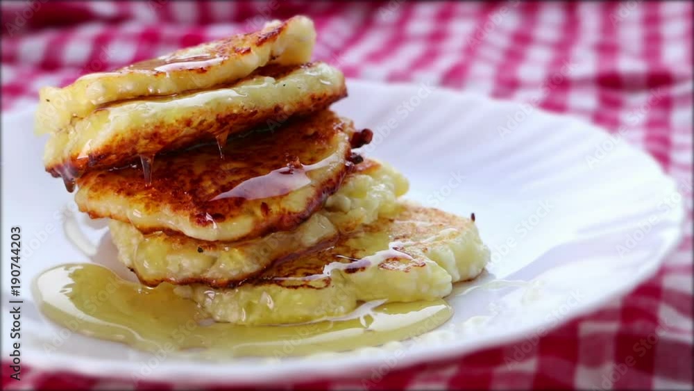 Pancakes with honey. Honey flows smoothly. Appetizing video. Pancakes with honey. Honey flows smoothly. Appetizing video.