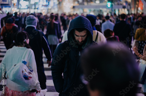 Photography Mass of people crossing the street in Tokyo