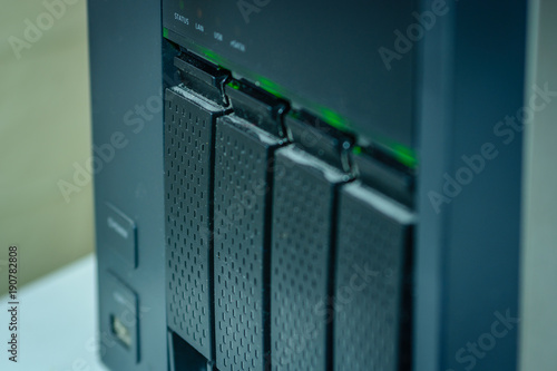 NAS System with four Hard-Drives