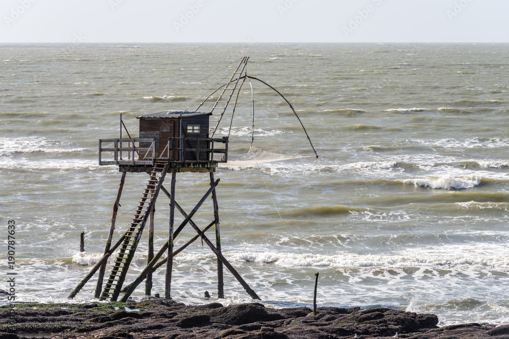 Cabane de pêcheur sur la plage de  Saint-Michel Chef-Chef