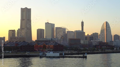 冬の横浜みなとみらいの夕焼け２