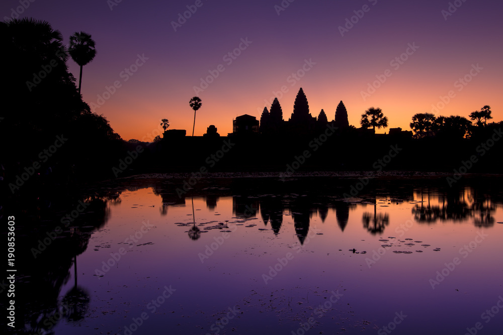 Obraz premium Cambodia Siem Reap Angkor Wat sunrise dawn UNESCO heritage blue hour