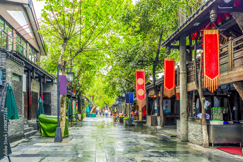 Old buildings in Kuan Alley and Zhai Alley, Chengdu, Sichuan © 昊 周