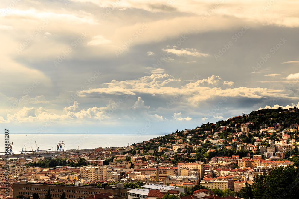 Obraz premium storm over the city of Trieste