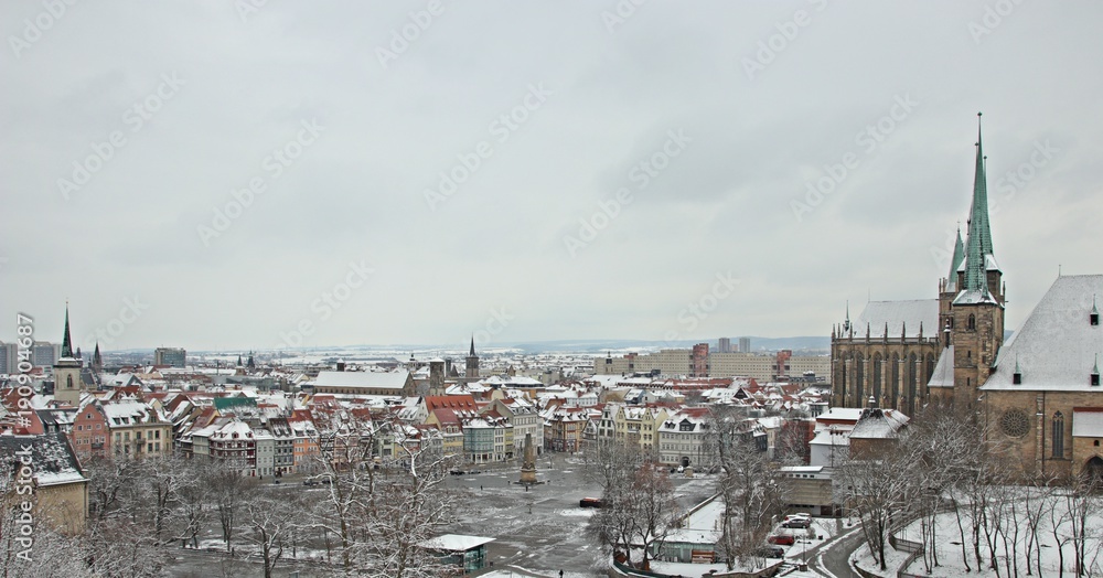Blick vom Petersberg auf Erfurt im Winter
