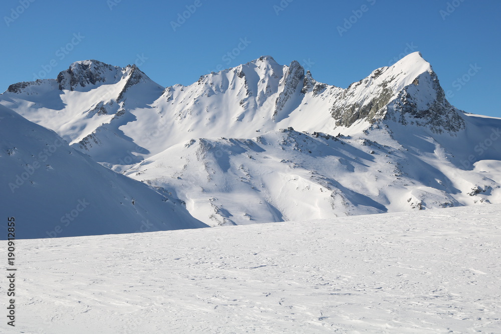 Skitourenparadies Bivio
Piz Mäder 3001m, Piz Turba 3018m, Piz Forcellina 2939m
