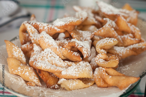 Bugnes au sucre glace - beignets traditionels alsaciens photo