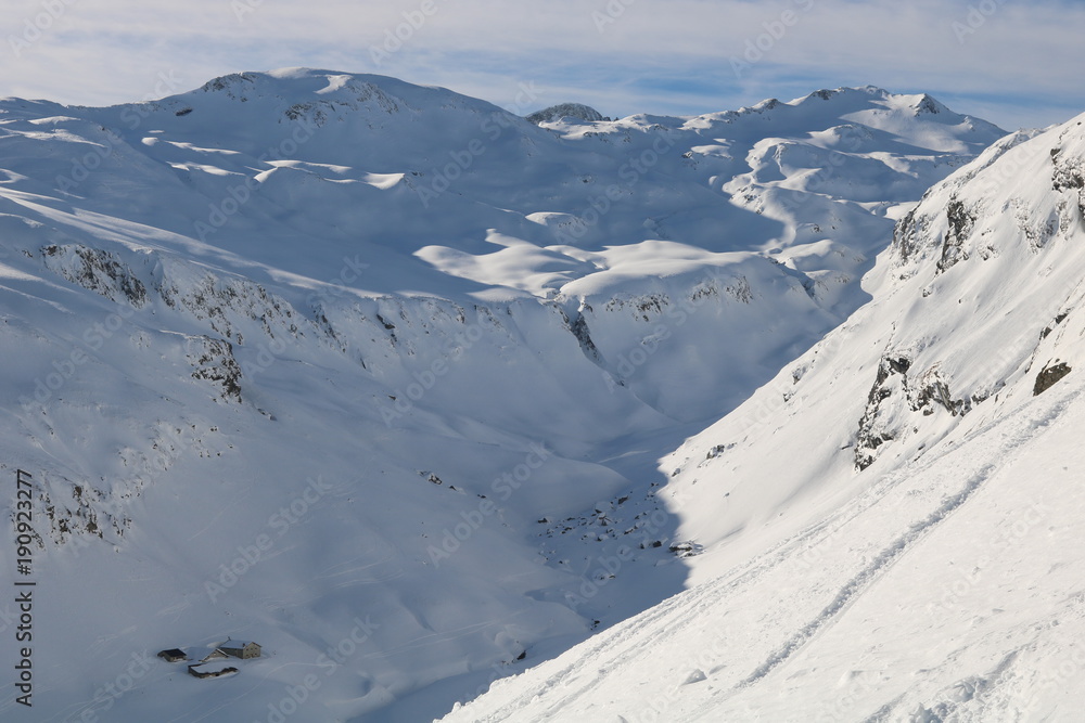 Skitourenparadies Bivio
Alp Valetta mit Sur al Cant 2717m
und Piz Columban 2780m.