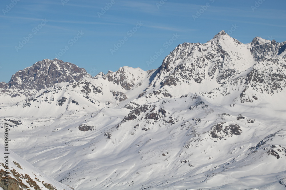Skitourenparadies Bivio
Blick von Crap da Radons 2370m
auf Piz Ela 3339m und Piz d´Err 3378m.