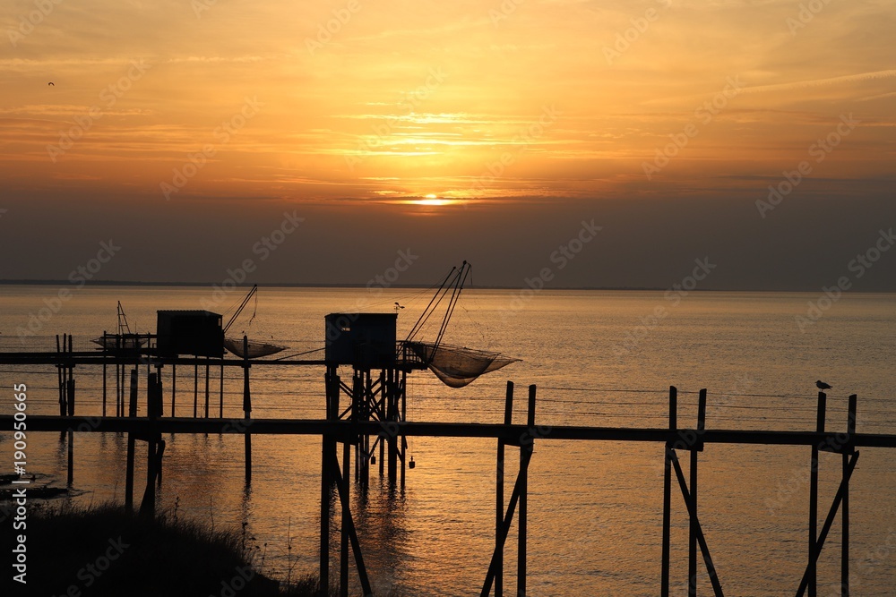 Nouvelle-Aquitaine - Charente-Maritime - Coucher de soleil sur la Baie de l'Aiguillon