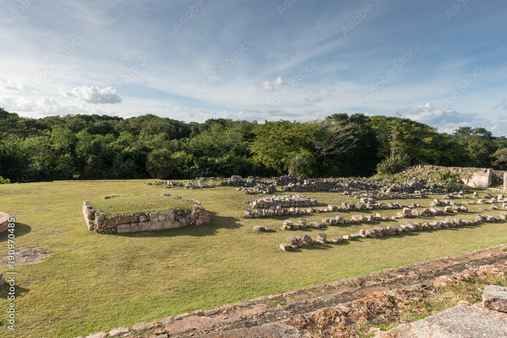 Die Ruinenstadt Kabah der Maya