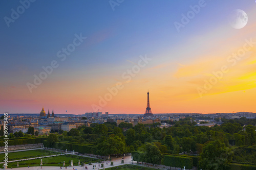 French landscape  eiffel tower  sunsets and romantic places