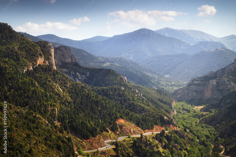 Fototapeta premium view of the road and mountain tops