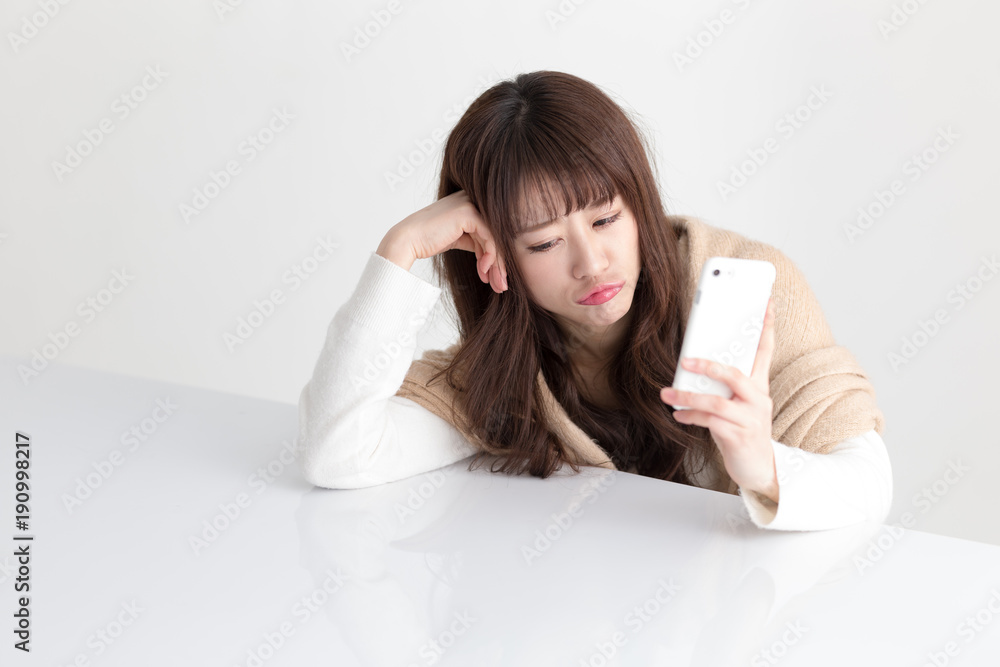 スマホ・女性 スマホ・女性
