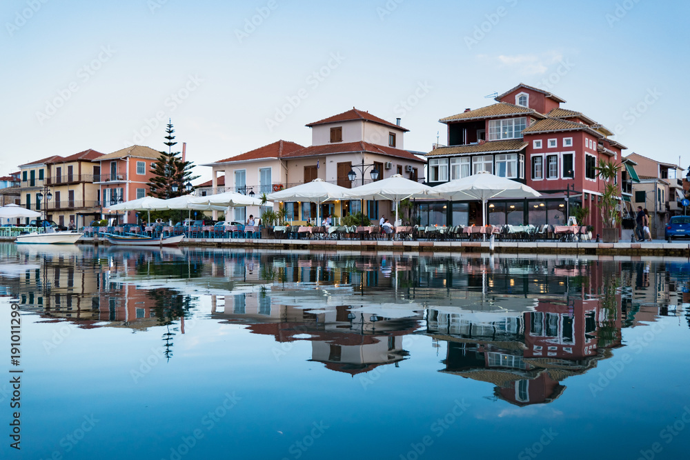 Obraz premium Lefkada Town promenade after sunset in Lekfada Island, Greece